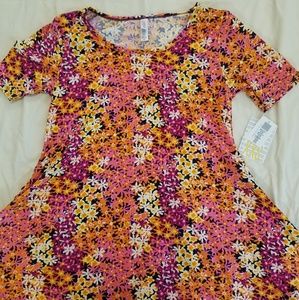 LulaRoe Perfect T top